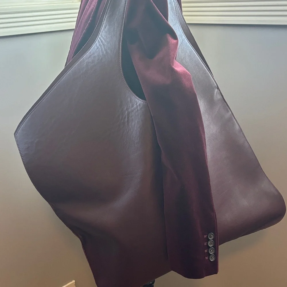 Women’s Plum Leather Tote Handbag - Picture 8 of 11